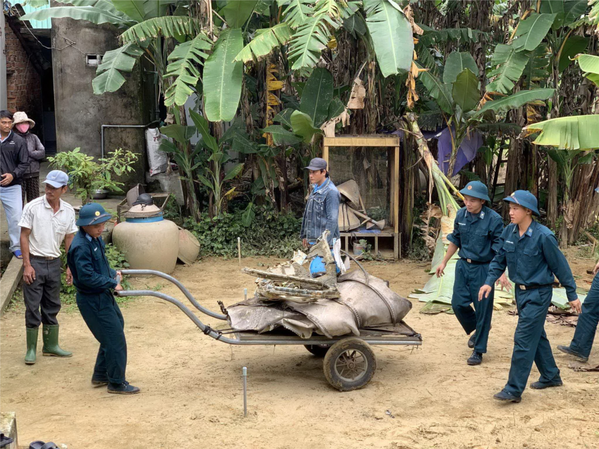 Vụ rơi máy bay Su-22 ở Quảng Nam: Hỗ trợ người dân sửa chữa nhà trước Tết Giáp Thìn- 2024 (10/01/2024)